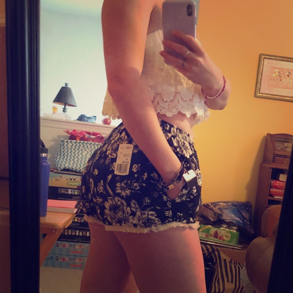 NWT Forever 21 Floral Loose Shorts
